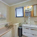 Cerin With Balcony *