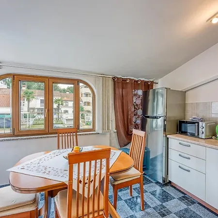 Cerin With Balcony *