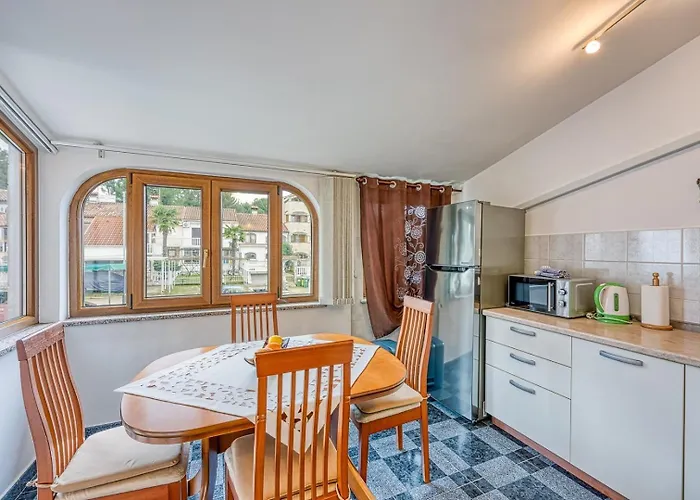 Cerin With Balcony *