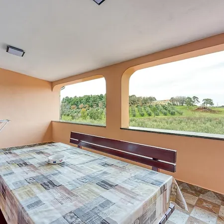 Cerin With Balcony *