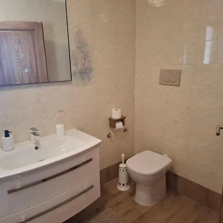 Cerin With Balcony Apartman Porec