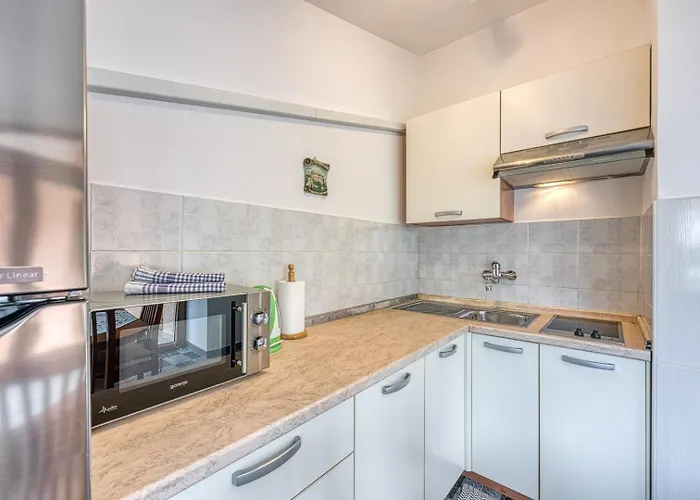 Cerin With Balcony *